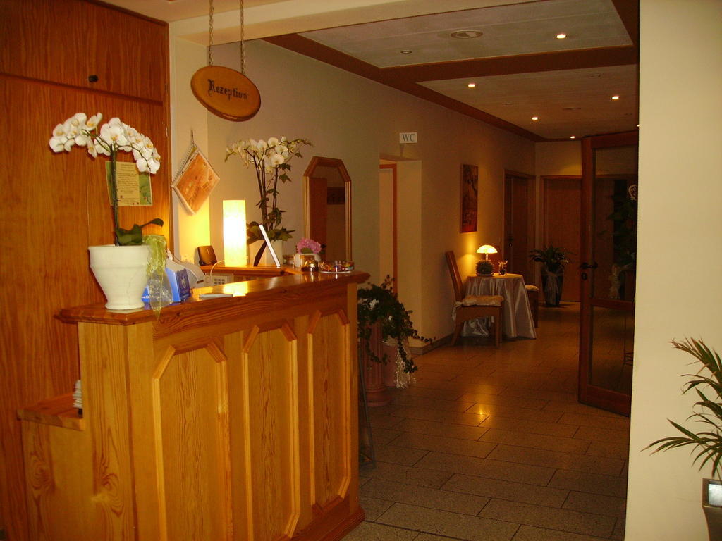 Hotel Zur Erholung Brochthausen Exterior photo
