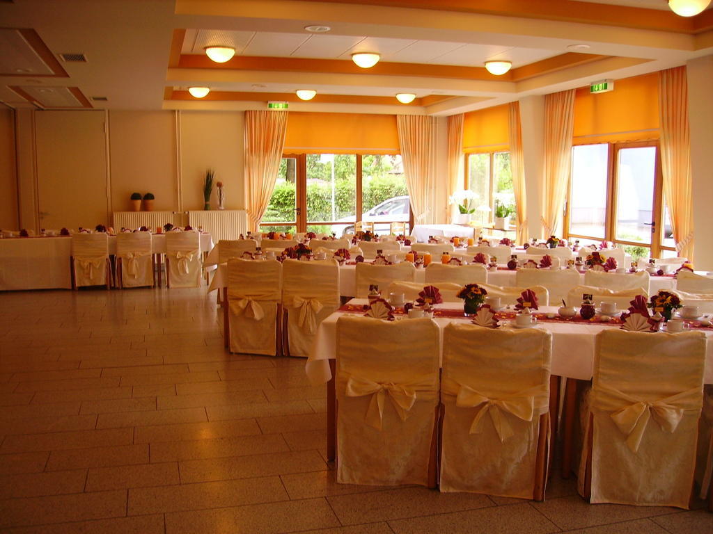 Hotel Zur Erholung Brochthausen Exterior photo