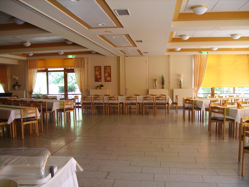 Hotel Zur Erholung Brochthausen Exterior photo