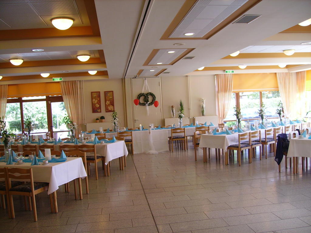 Hotel Zur Erholung Brochthausen Exterior photo