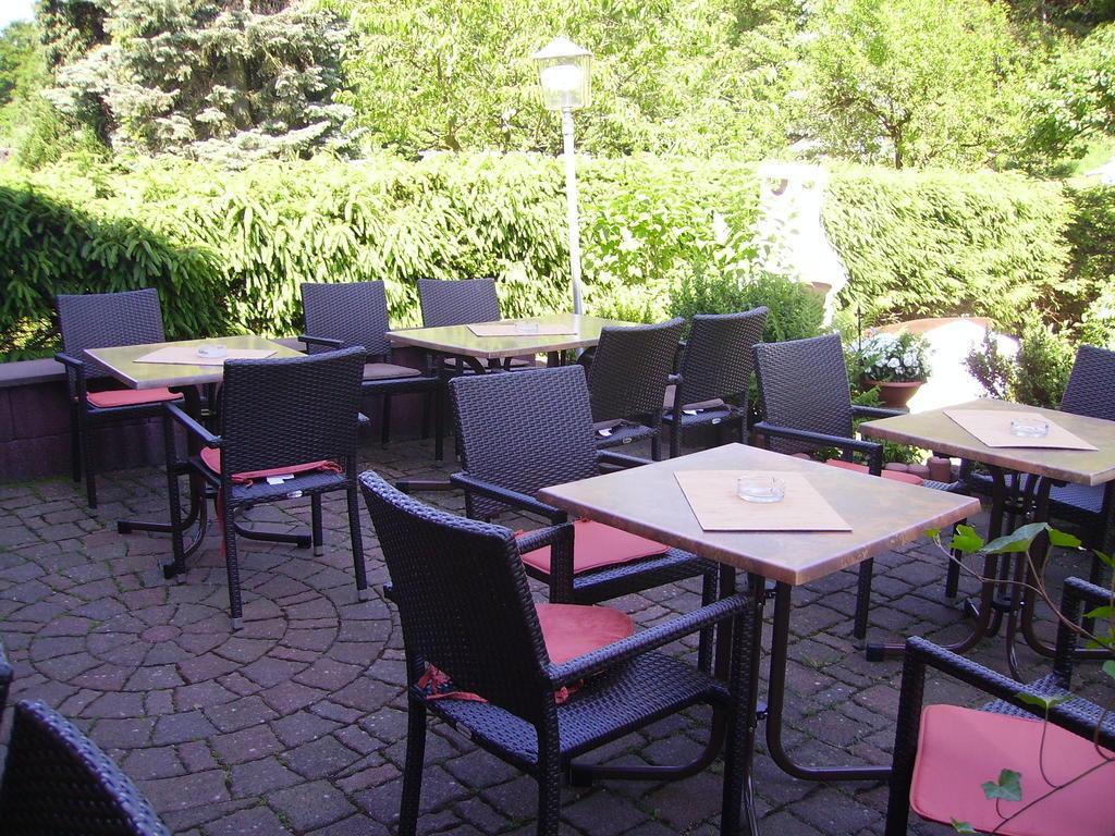 Hotel Zur Erholung Brochthausen Exterior photo